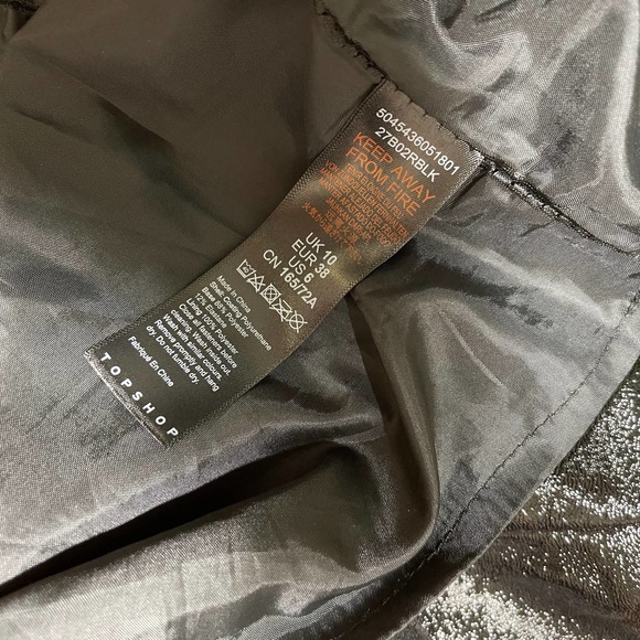 Topshop SZ 6 black faux leather skirt - Picture 3 of 7